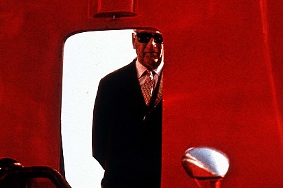 Egy fekete nap a Ferrari történelmében: 1988-ban ezen a napon halt meg Enzo Ferrari