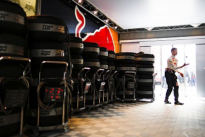 A Red Bull megerősíteni és cáfolni sem szeretné, hogy tárgyal az Aston Martinnal