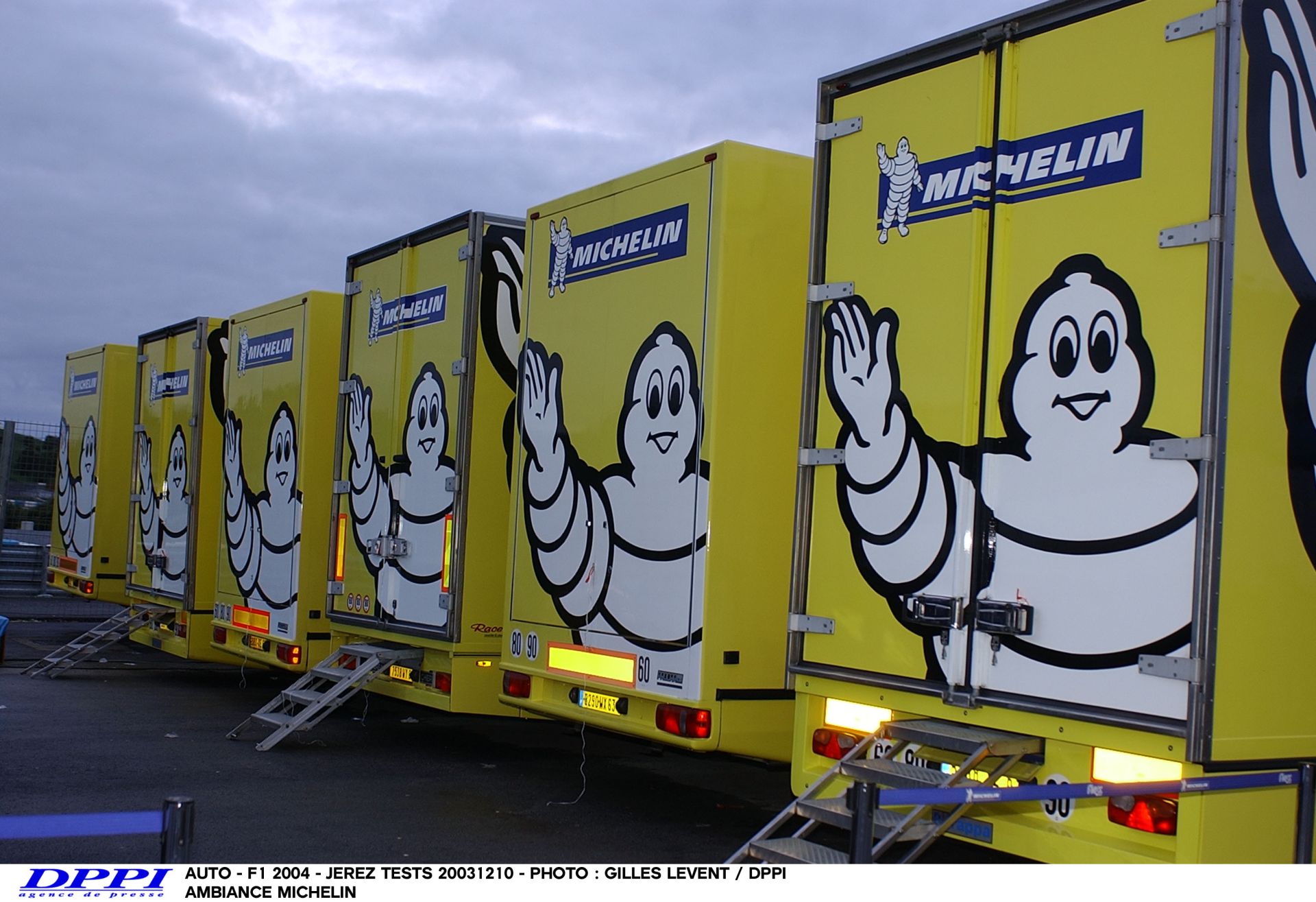 A Michelin izgalmasabbá tenné a Forma-1-et, de csak 18 vagy 19 colos abroncsokkal!
