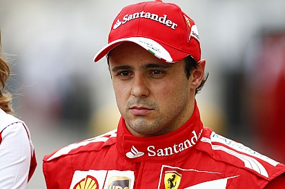 Felipe Massa visszatérhetne a Ferrarihoz! A brazil visszavonultatná Kimi Raikkönent?