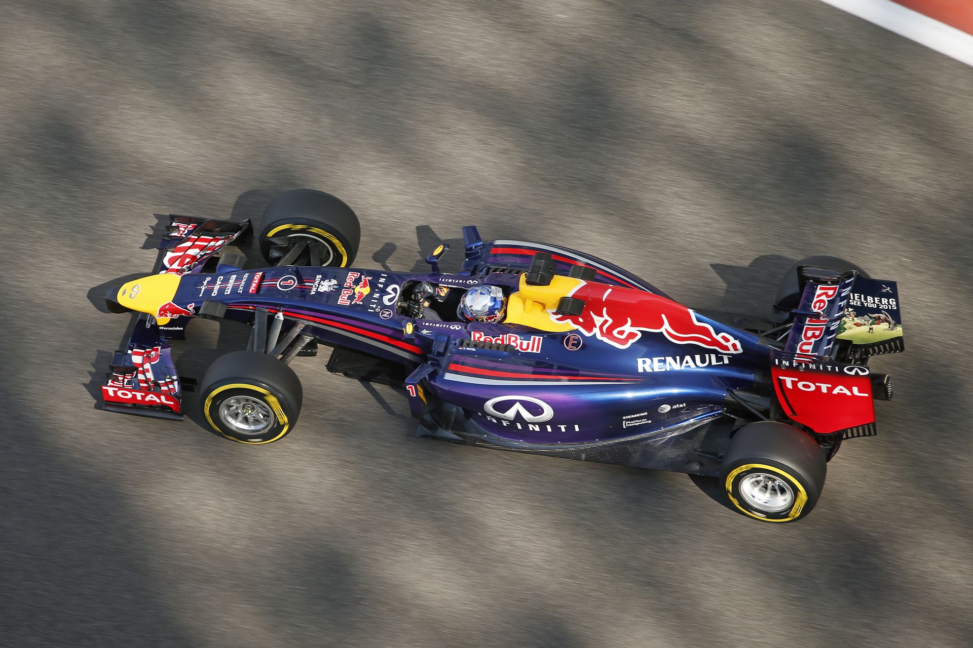 Vettel a könnyeivel küszködve köszönt el a Red Bulltól: Hangfelvétel az utolsó rádiós beszélgetésről