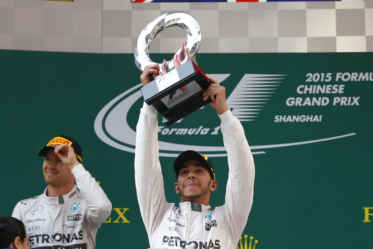 A Forma-1-es csapatfőnökök szerint Lewis Hamilton a legjobb!