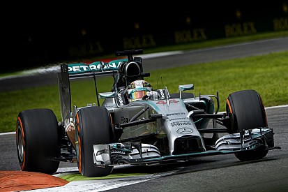 Hamilton megnyerte a monzai időmérőt Rosberg és Bottas előtt! A Ferrari eltűnt, Raikkönen különösen…