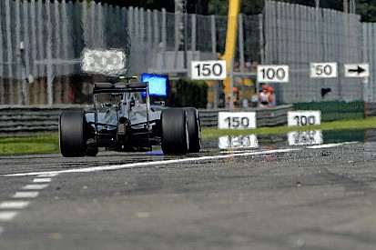 Hivatalos: Rosberg nem kap 5 helyes rajtbüntetést