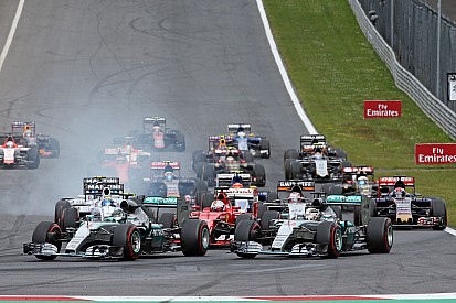 Forma-1 vs MotoGP: Vajon melyik a gyorsabb?