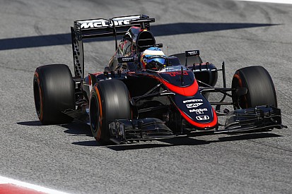 Alonso nem foglalkozik a kritikákkal, és nyerni akar a McLaren-Hondával