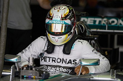 Rosberg nyerte az időmérőt Vettel és Button előtt! Hamilton csak a 6. Csúnyán beégett a Ferrari! Alonso és Rakkönen hátul