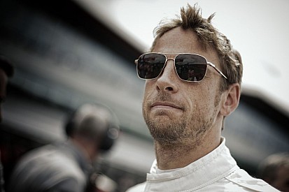 Button bajnok, csúcsformában van: nincs oka aggódni a jövője miatt