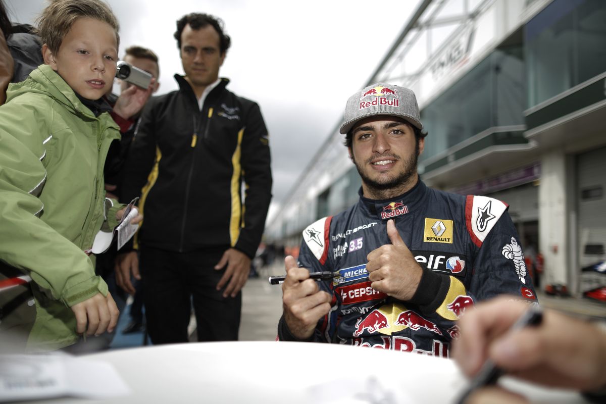 Sainz Jr: először bajnoki cím a WSR-ben, utána jöhet az F1-es teszt