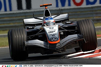 Räikkönen a Hungaroringen 2005-ben a McLarennel: Brutális sebesség, csodálatos hangok