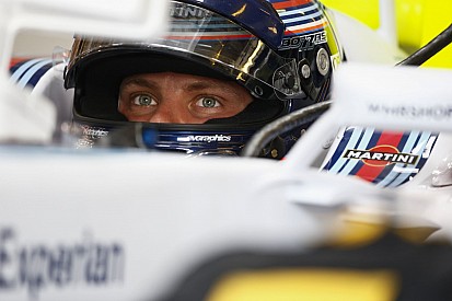 Egy „új Raikkönent” akar a McLaren? Folyamatosan figyelik Bottast a Williamsnél!