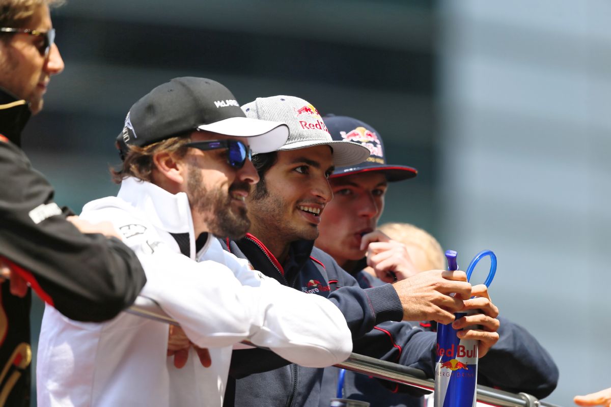 Sainz jobban áll mint Alonso, de ettől nem vezet jobban a bajnoknál