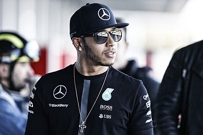 Hamilton: adjátok ide a pénzt!