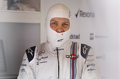 A Williams vezet a Ferrari előtt az utolsó tesztnapon: Elérhetetlen Mercedes, KO McLaren