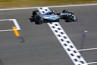 Rosberg „téridő ugrással” nyerte meg a harmadik edzést Hamilton és Alonso előtt Spanyolországban
