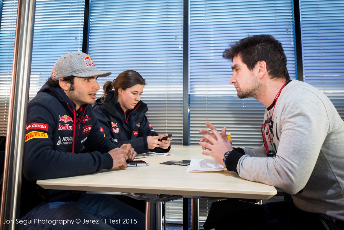 Carlos Sainz Jr. válaszolt a GP-Live.hu olvasóinak: exkluzív interjú a spanyol újonccal!