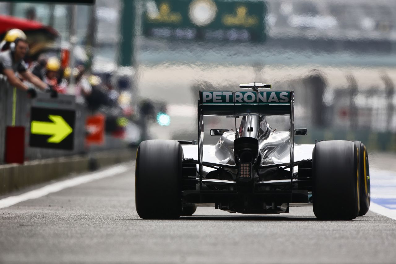 Rosberg úgy támadt Bahreinben, mint egy vaddisznó
