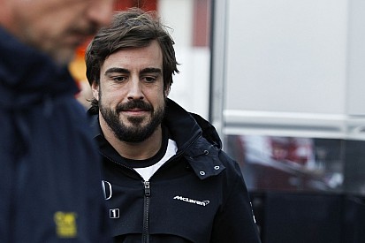Alonso ma elhagyhatja a kórházat, de szinte biztosan kihagyja a tesztet