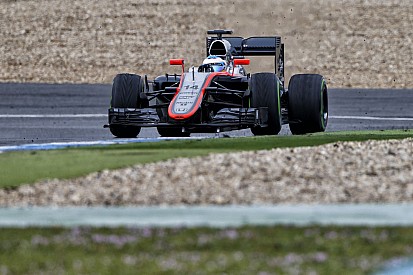 Alonso balesetét teljes körűen ki kell vizsgálni, mert a többi pilóta is veszélyben lehet