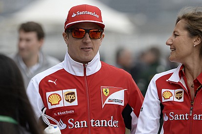 Raikkönen kezd elborulni a buta kérdések miatt
