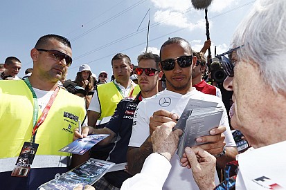 Ecclestone: Nagyon sokat segítettem abban, hogy Hamilton a Mercedeshez kerüljön