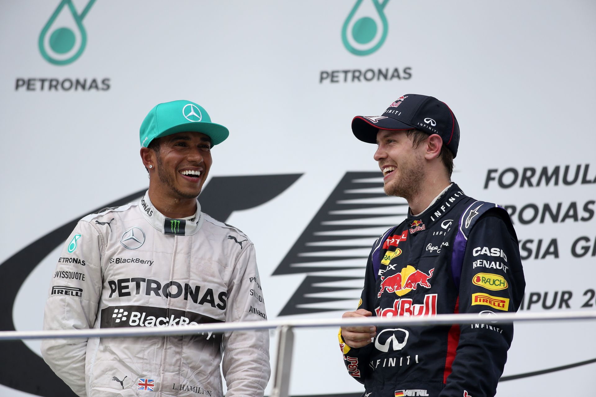 Vettel: Vigyázz Mercedes, jön a Red Bull
