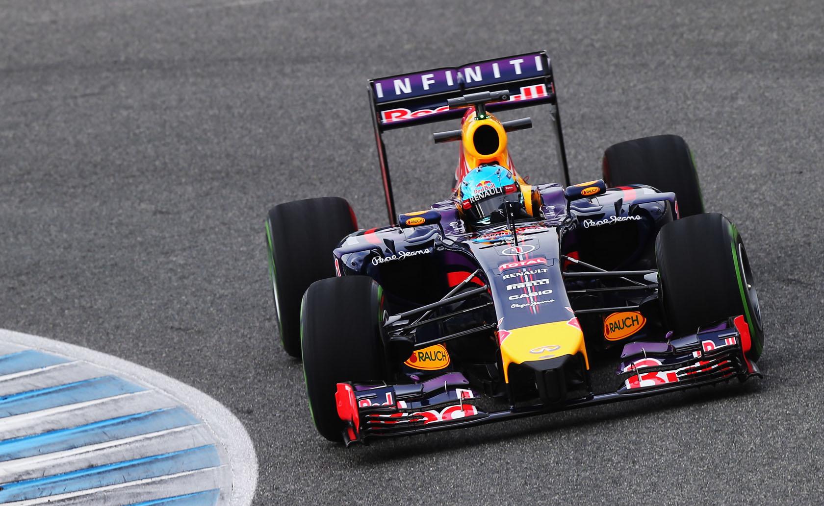 Hivatalos: Vége a Red Bull tesztnapjának! Gondok a Renault motorral! Vettel hazautazik