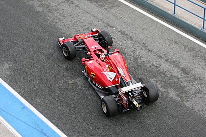 Raikkönen a magasból: kihajt, majd visszatér a Ferrari versenyzője (videó)