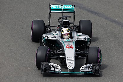 Hamilton también domina la segunda sesión libre