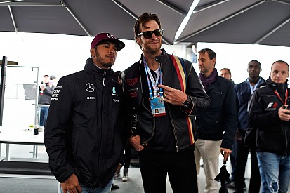 Lewis Hamilton presume foto con Tom Brady