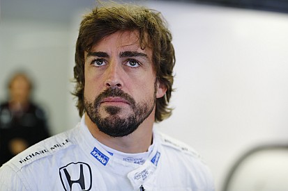 Alonso wil dat McLaren 2016-bolide blijft doorontwikkelen
