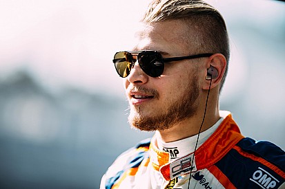 Янош дебютує в Формулі 3.5 з командою RP Motorsport
