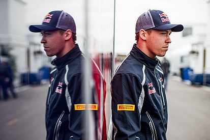 Хорнер "очень удивится", если Квят потеряет место в Toro Rosso