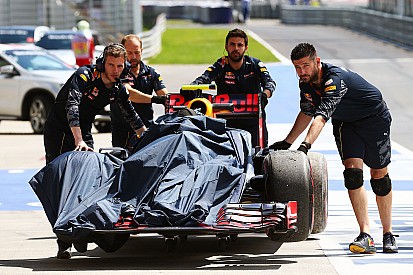 Max Verstappen fue víctima de los nuevos bordillos en Spielberg