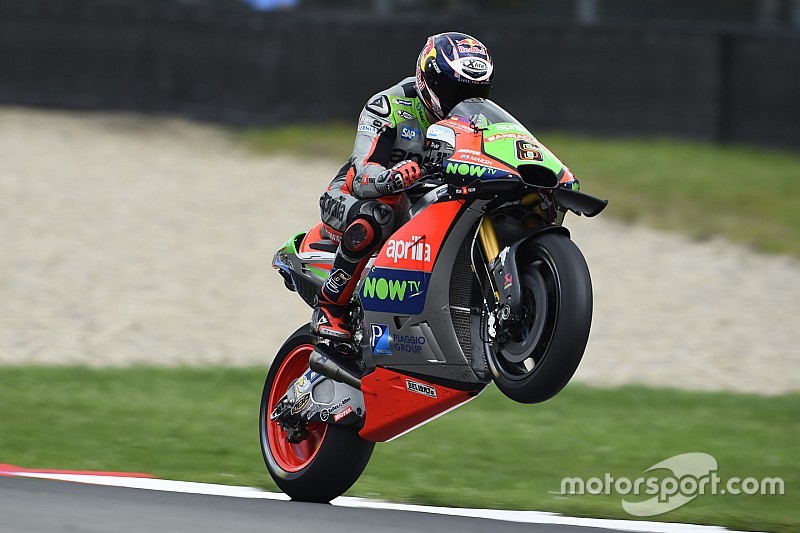 Tres motos para cinco pilotos
