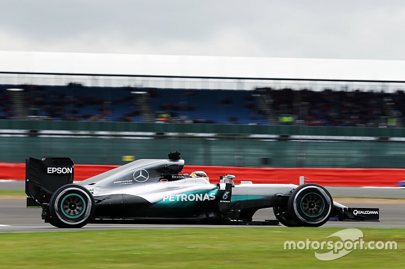 Silverstone, Libere 1: Hamilton subito davanti. E Hulkenberg precede Vettel