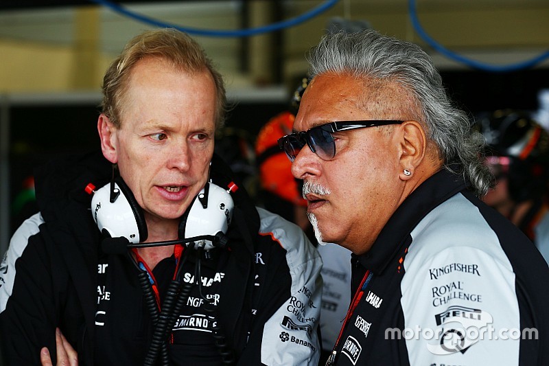 Force India-baas Mallya voor het eerst dit seizoen in F1-paddock