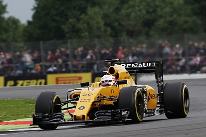 Wedstrijdleiding onderzoekt Magnussen voor ophouden Kvyat