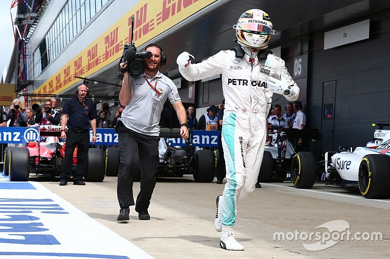 Course - Hamilton dans son jardin à Silverstone !
