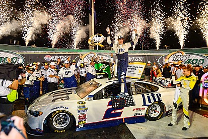 Incidentrijke NASCAR-race op Kentucky Speedway