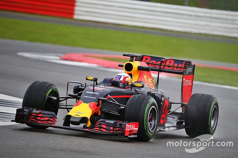 Silverstone, Day 2, ore 15: la pioggia blocca il miglioramento dei tempi