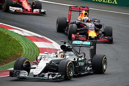 Mercedes нужен "безупречный" уик-энд, чтобы одолеть Red Bull в Венгрии