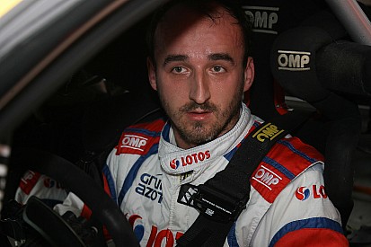 Robert Kubica torna a correre: lo farà al Rally di Lucca con una Clio S1600