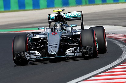 Hungaroring, Libere 2: Rosberg davanti, sbatte Hamilton, Vettel terzo