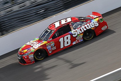 Kyle Busch lidera la práctica final en Indianápolis