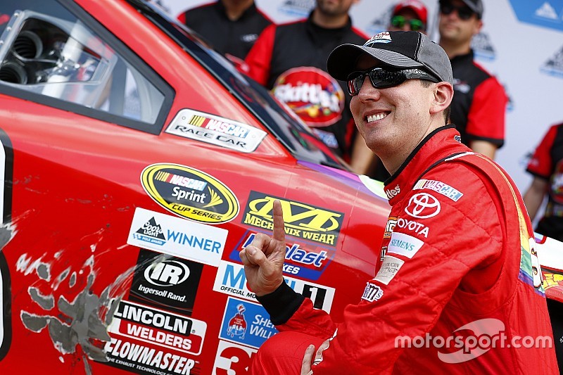 Kyle Busch, con la pole en Indianápolis