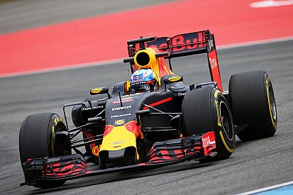 Ріккардо очікує на щільну боротьбу між Ferrari та Red Bull