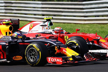 "FIA gaat bewegen tijdens het remmen straffen na rijdersbriefing", zegt Sainz