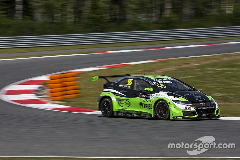 Ламбирис всё же не примет участие в этапе WTCC