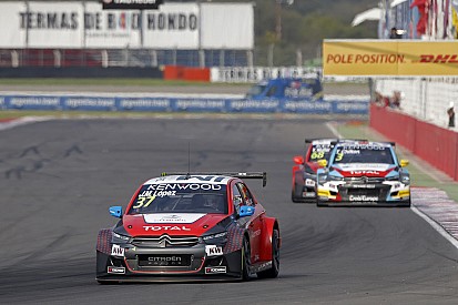 López luchó y ganó ante su público en Termas